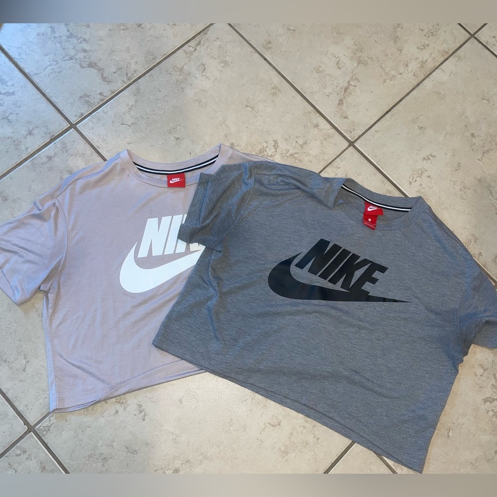 Nike Women’s Crop Tee Bundle